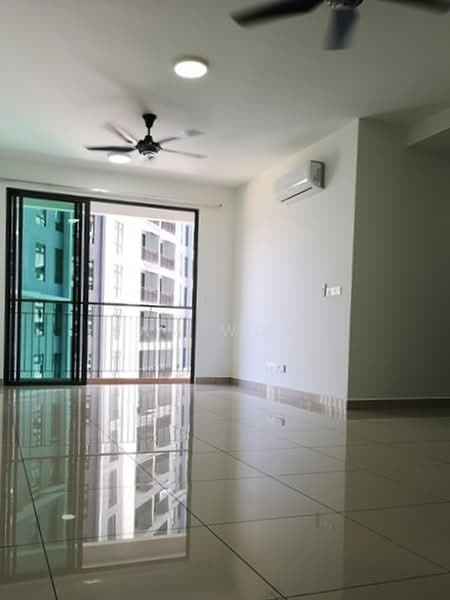 Kondominium untuk Disewa di The Henge - Sam Wong - Living Room - PropertyGuru.com.my