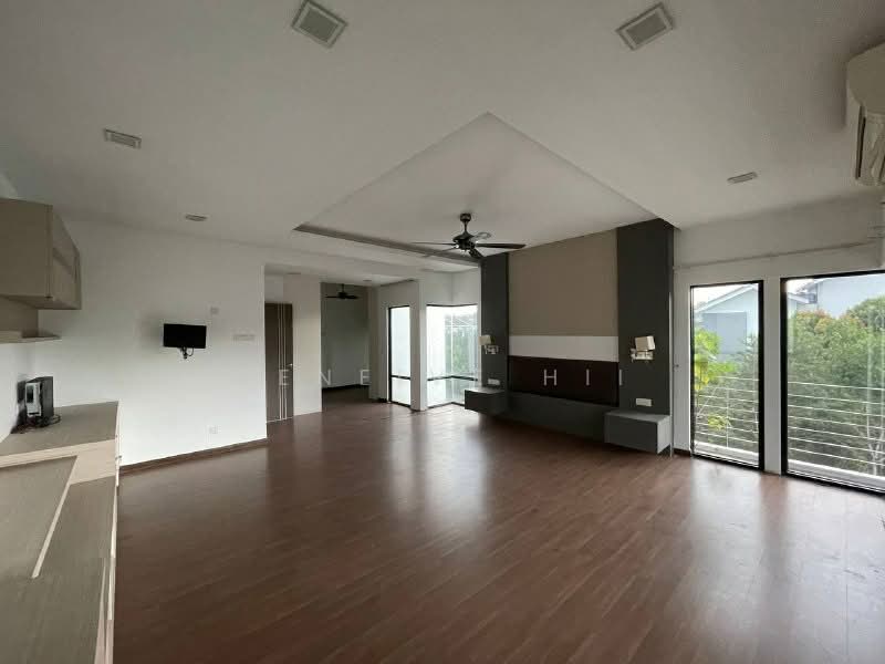 3-storey Terraced House for Sale in Lake Fields (Sungai Besi) - Geneive Hii - Master bedroom - PropertyGuru.com.my