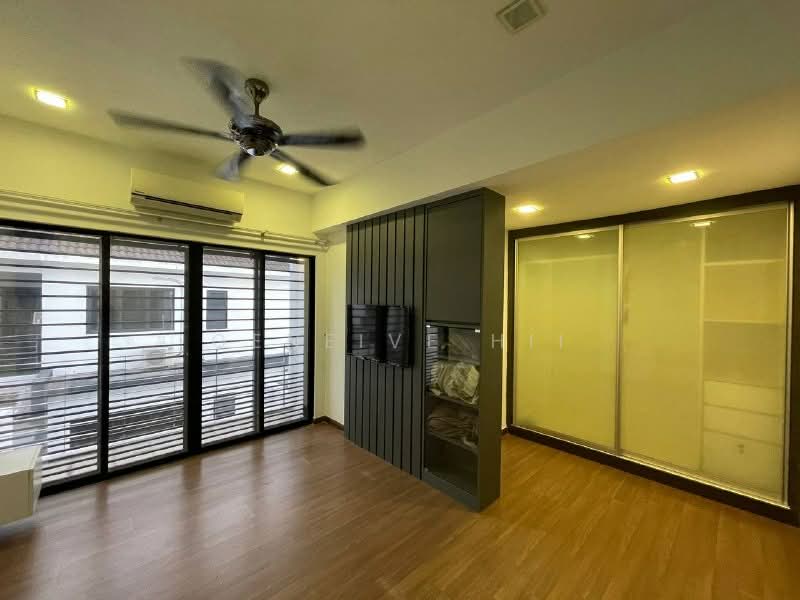 3-storey Terraced House for Sale in Lake Fields (Sungai Besi) - Geneive Hii - Bedroom - PropertyGuru.com.my