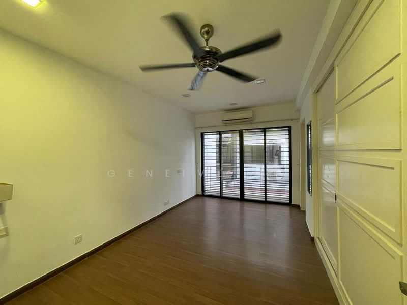 3-storey Terraced House for Sale in Lake Fields (Sungai Besi) - Geneive Hii - Bedroom - PropertyGuru.com.my