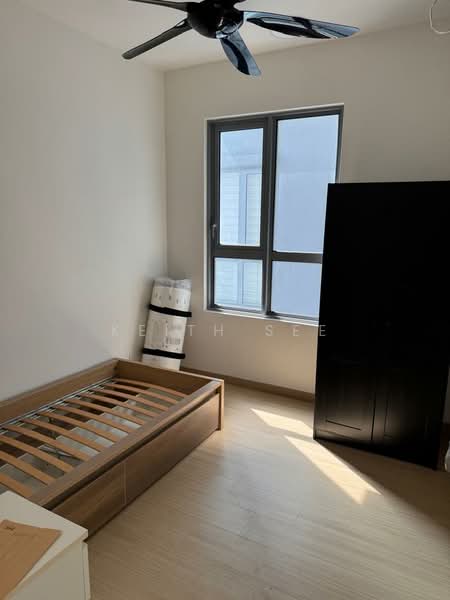 Servis Apartment untuk Dijual di Gravit8, Klang - Keith See - Bedroom - PropertyGuru.com.my