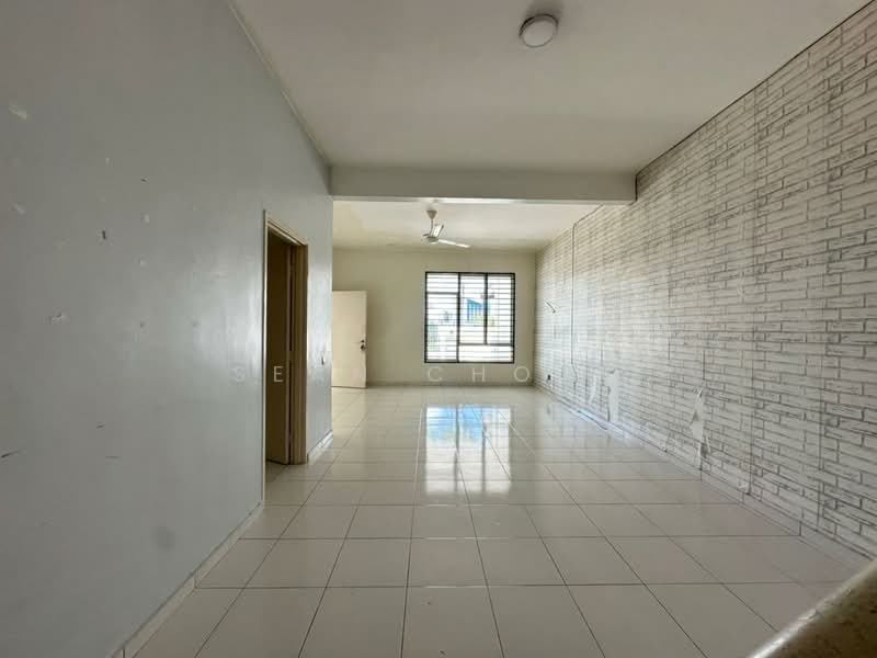 Rumah Teres 2 Tingkat untuk Dijual di Setia Tropika (Johor Bahru) - Sean Chong - Living Room - PropertyGuru.com.my