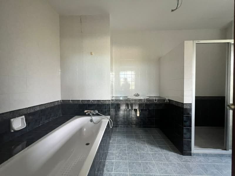 Condominium for Sale at Kasuma Resort - Alfred Chua - Bathroom - PropertyGuru.com.my