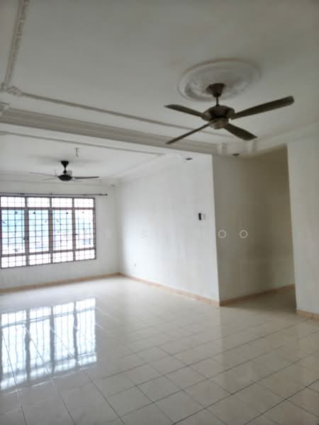 Apartment for Rent at Pangsapuri Bayu Suria (Summerfields Apartments) - Chris Choo - Living Room - PropertyGuru.com.my