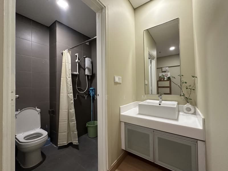 Servis Apartment untuk Disewa di Mercu Summer Suites - Jyne Lim - Bathroom - PropertyGuru.com.my