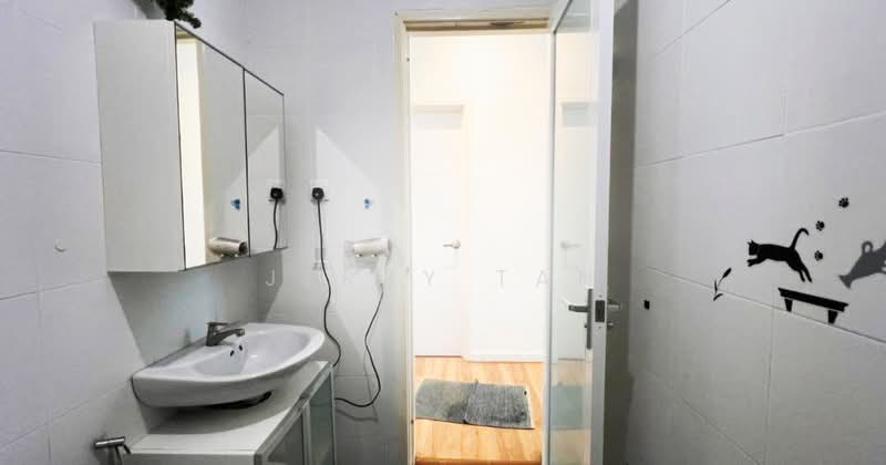 Pangsapuri untuk Disewa di One World 2 (1-Sky) - Jerry Tan - Bathroom - PropertyGuru.com.my