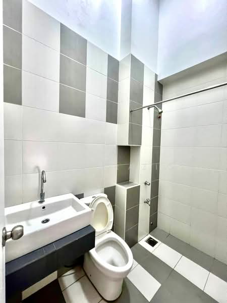 2-storey Terraced House for Rent in Taman Nusa Idaman (Iskandar Puteri (Nusajaya)) - Amir Raziq - Bathroom - PropertyGuru.com.my
