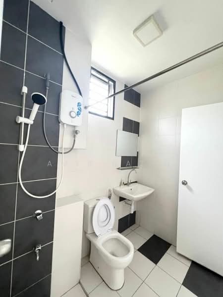 2-storey Terraced House for Rent in Taman Nusa Idaman (Iskandar Puteri (Nusajaya)) - Amir Raziq - Bathroom - PropertyGuru.com.my