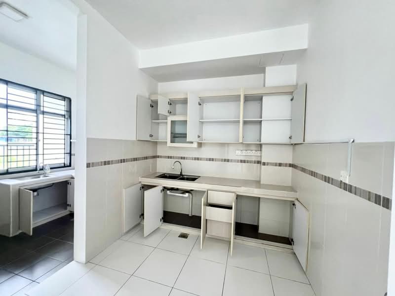 2-storey Terraced House for Rent in Taman Nusa Idaman (Iskandar Puteri (Nusajaya)) - Amir Raziq - Kitchen - PropertyGuru.com.my