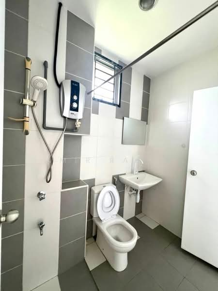 2-storey Terraced House for Rent in Taman Nusa Idaman (Iskandar Puteri (Nusajaya)) - Amir Raziq - Bathroom - PropertyGuru.com.my