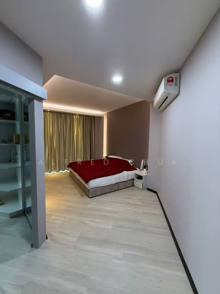 Kondominium untuk Dijual di Royal Oak - Alfred Chua - Bedroom - PropertyGuru.com.my
