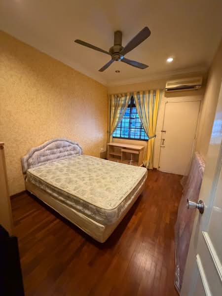Terraced House for Sale in Island Glades (Jelutong) - Mei Lew - Bedroom - PropertyGuru.com.my