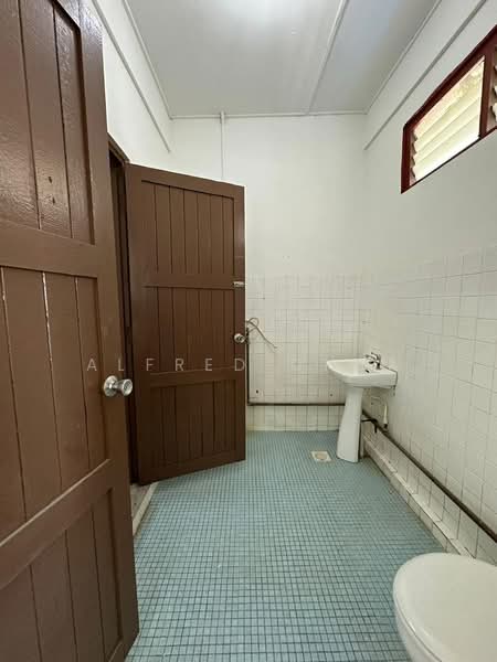 2-storey Terraced House for Sale in Kuching (Sarawak) - Alfred Chua - Bathroom - PropertyGuru.com.my