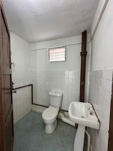 2-storey Terraced House for Sale in Kuching (Sarawak) - Alfred Chua - Bathroom - PropertyGuru.com.my