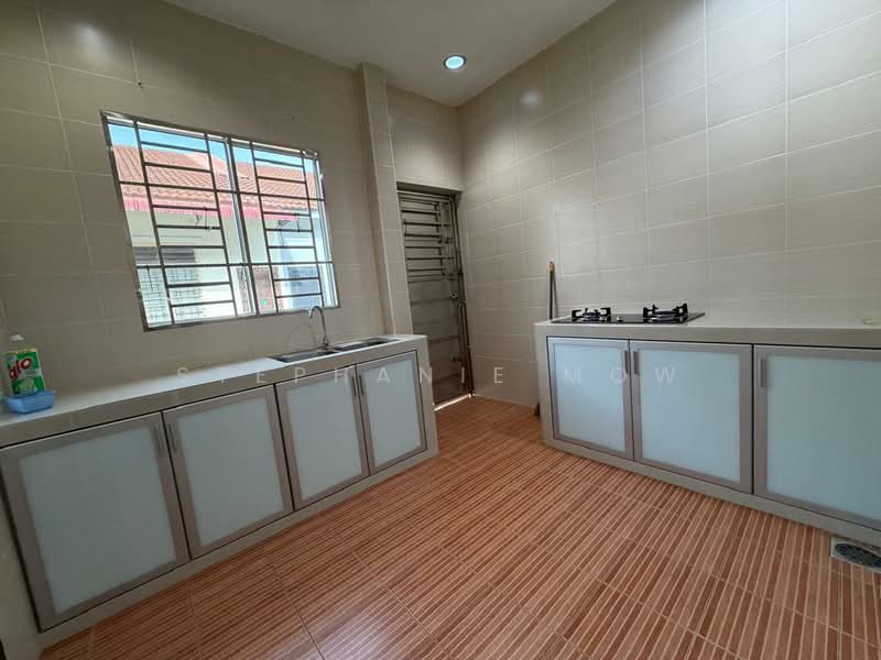 Terraced House for Rent in Taman Mutiara Rini (Skudai) - Stephanie Mow - Kitchen - PropertyGuru.com.my