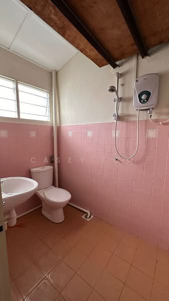 Rumah Teres 2 Tingkat untuk Dijual di Bandar Sri Damansara (Selangor) - Casey Loo - Bathroom - PropertyGuru.com.my