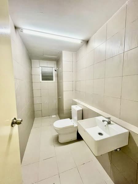 Condominium for Rent at Lakefront Homes - Kar Hooi - Bathroom - PropertyGuru.com.my