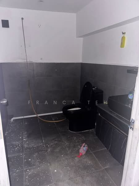 Kilang untuk Disewa di Kampung Ampang Campuran (Ampang) - Franca Teh - Bathroom - PropertyGuru.com.my