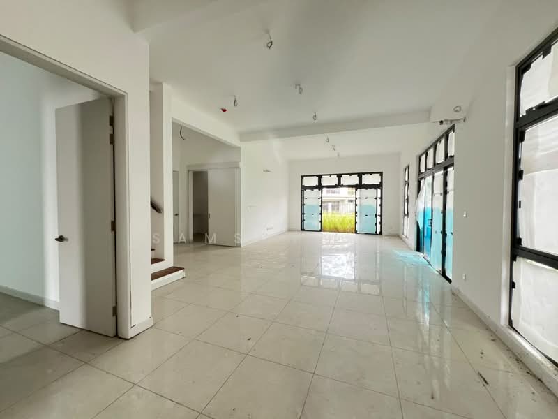 Semi-Detached House for Sale in Sungai Buloh (Selangor) - Samson Lee - Living Room - PropertyGuru.com.my