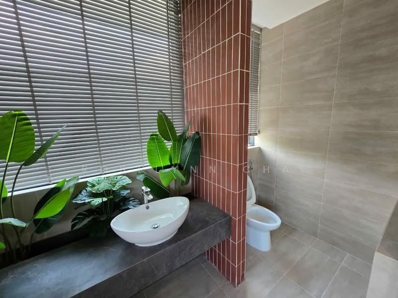 Twin Villa for Sale in Forest City (Gelang Patah) - Roselynn Chai - Bathroom - PropertyGuru.com.my