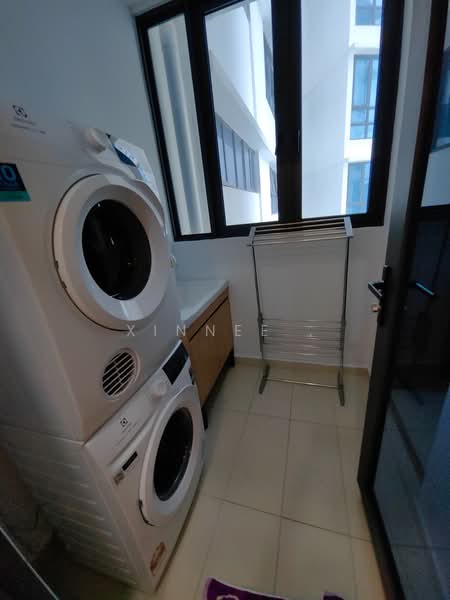 Kondominium untuk Disewa di Queens Residences Q2 @ Queens Waterfront - Xinnee . - Balcony - PropertyGuru.com.my