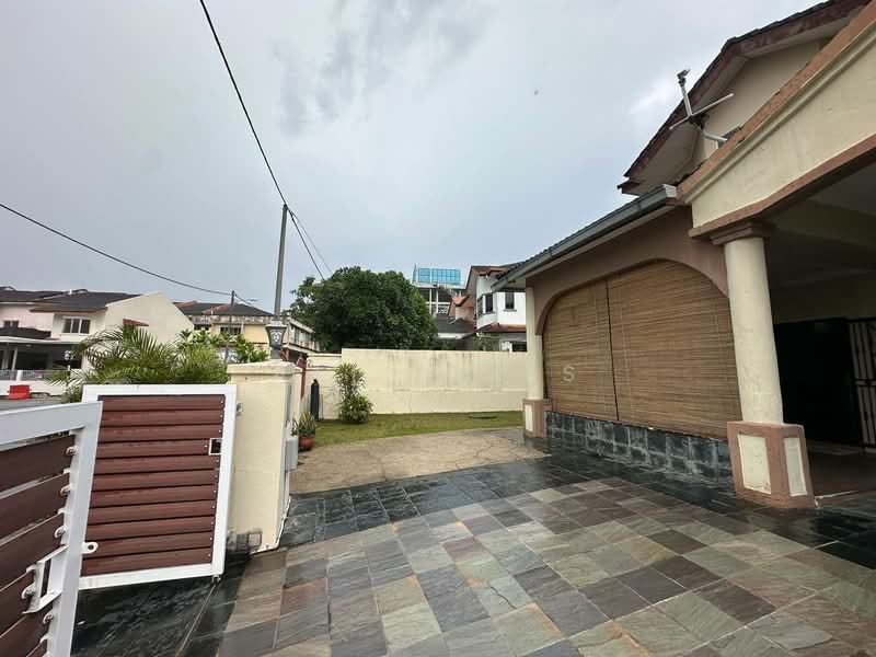 Rumah Berkembar untuk Dijual di Kajang (Selangor) - Ali Idris - Exterior - PropertyGuru.com.my