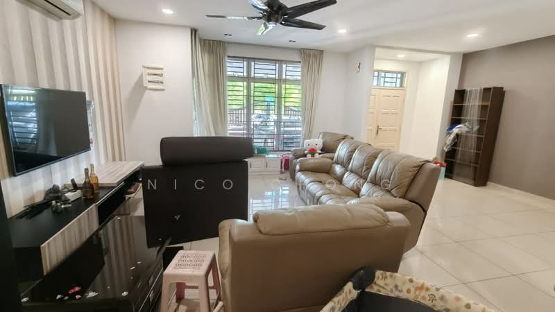 2.5-storey Terraced House for Sale in Taman Ehsan Jaya (Ulu Tiram) - Nico Chong - Living Room - PropertyGuru.com.my