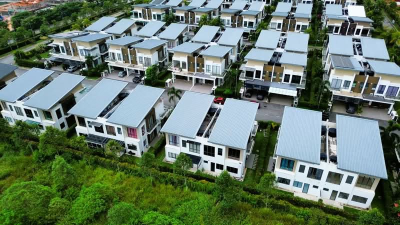 Semi-Detached House for Sale in Diamond City (Semenyih) - Iqbal Rafei - Exterior - PropertyGuru.com.my