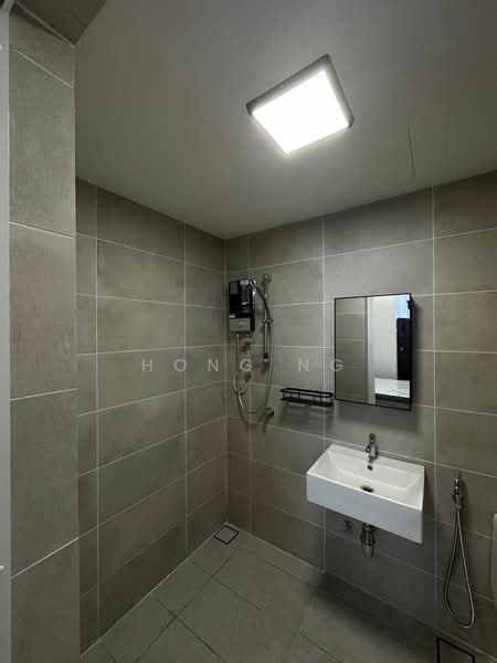 Service Residence for Sale at The Glenz @ Glenmarie - Hong Ng - Bathroom - PropertyGuru.com.my