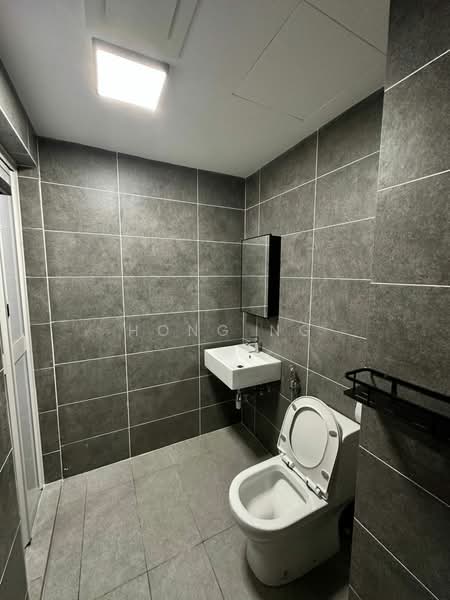 Service Residence for Sale at The Glenz @ Glenmarie - Hong Ng - Bathroom - PropertyGuru.com.my
