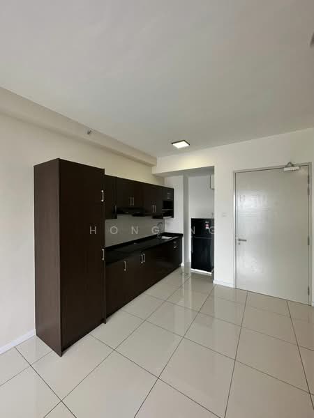 Service Residence for Sale at The Glenz @ Glenmarie - Hong Ng - Kitchen - PropertyGuru.com.my