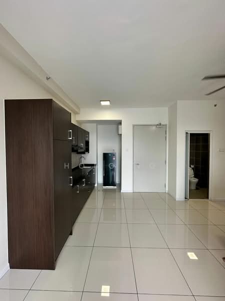 Service Residence for Sale at The Glenz @ Glenmarie - Hong Ng - Kitchen - PropertyGuru.com.my
