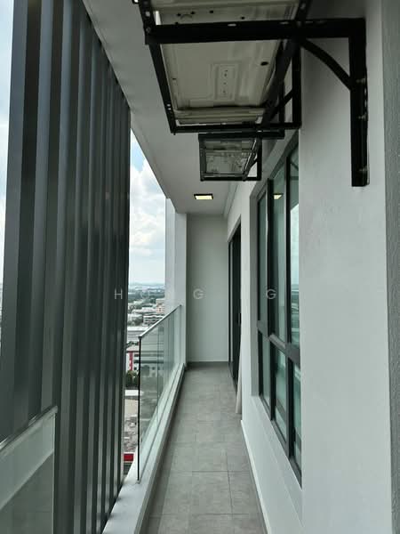 Service Residence for Sale at The Glenz @ Glenmarie - Hong Ng - Balcony - PropertyGuru.com.my