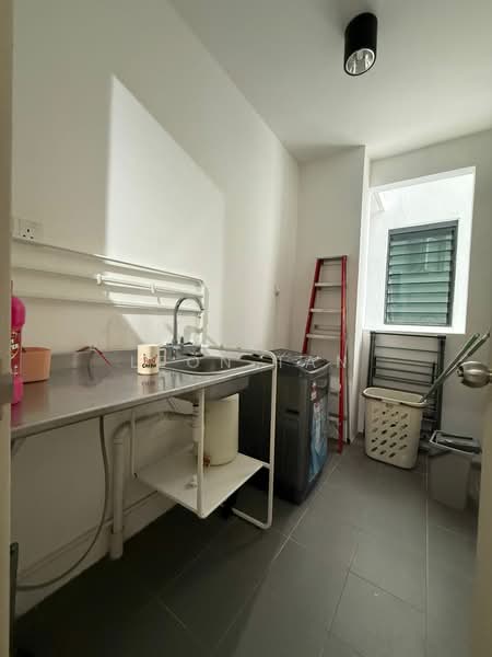 Condominium for Rent at Sapphire On The Park - Leon Tan - Wet Kitchen & Yard - PropertyGuru.com.my