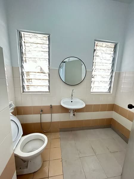 Condominium for Rent at Residensi Laguna (Sunway Belvedere) - Raymond Ling - Bathroom - PropertyGuru.com.my