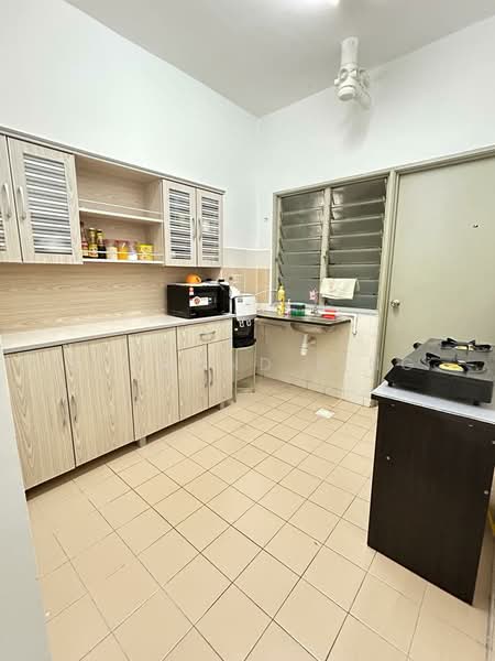 Condominium for Rent at Residensi Laguna (Sunway Belvedere) - Raymond Ling - Kitchen - PropertyGuru.com.my