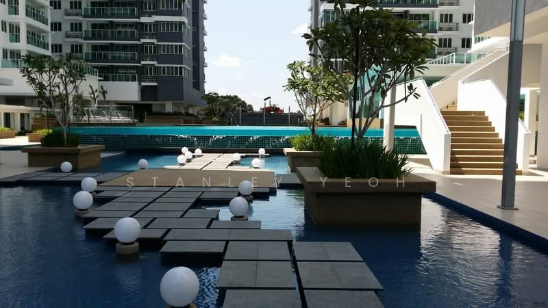 Kondominium untuk Dijual di The Regina - Stanley Yeoh - Pool - PropertyGuru.com.my