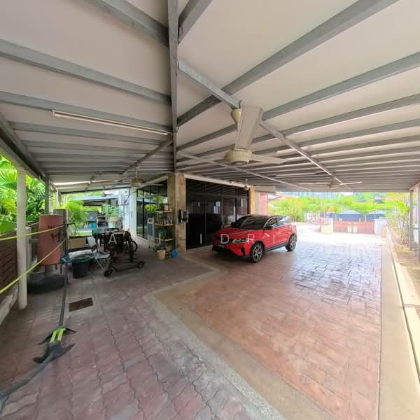 Bungalow for Sale in Bandar Kinrara (Selangor) - Ali Idris - Car Park - PropertyGuru.com.my