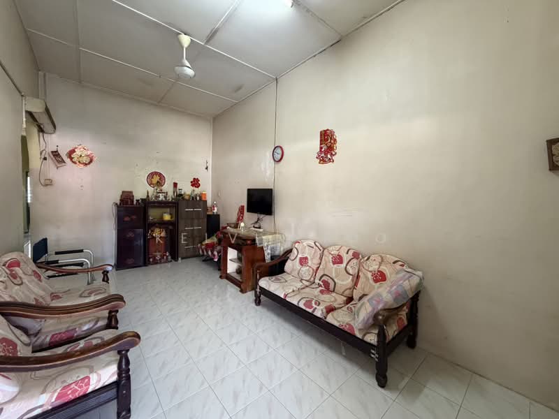 1-storey Terraced House for Sale in Taman Cicely (Teluk Intan) - Kelvin Foo - Living Room - PropertyGuru.com.my