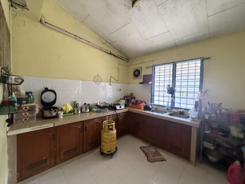 1-storey Terraced House for Sale in Taman Cicely (Teluk Intan) - Kelvin Foo - Kitchen - PropertyGuru.com.my