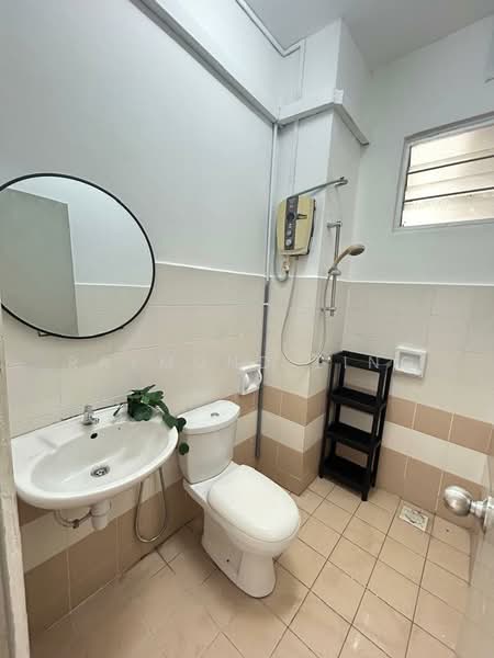 Condominium for Rent at Residensi Laguna (Sunway Belvedere) - Raymond Ling - Bathroom - PropertyGuru.com.my