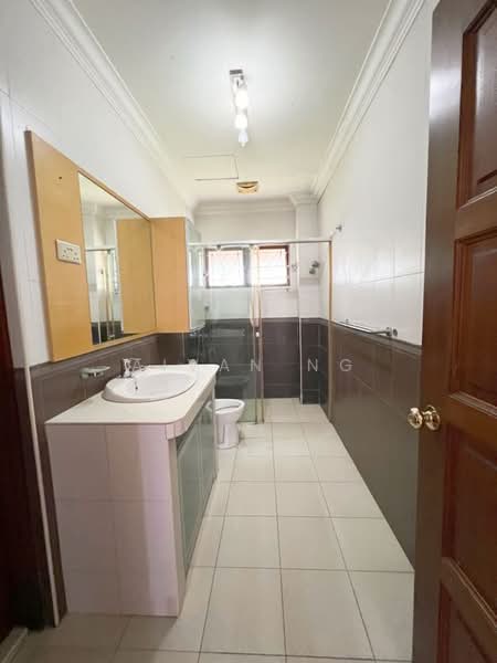 Bungalow for Sale in Taman Tun Dr Ismail (Kuala Lumpur) - Aivan Ng - Bathroom - PropertyGuru.com.my