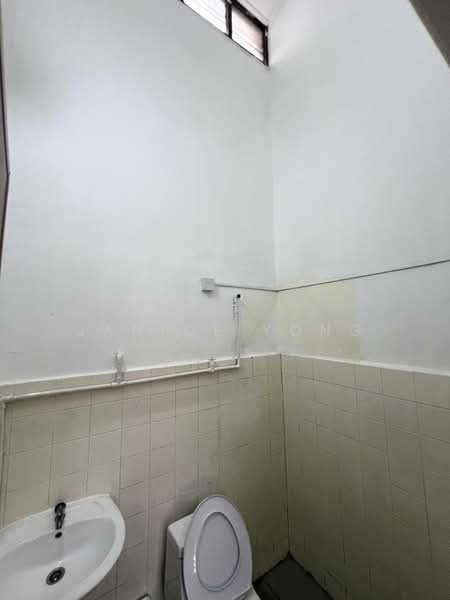 Rumah Teres 1 Tingkat untuk Dijual di Taman Desa Cemerlang (Ulu Tiram) - Janice Yong - Bathroom - PropertyGuru.com.my