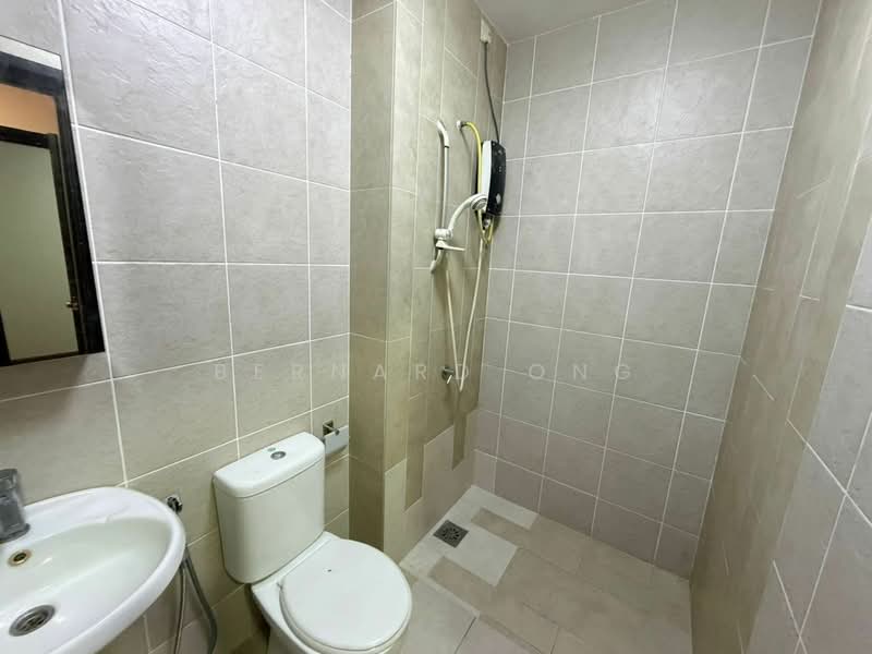 3-storey Terraced House for Sale in Bandar Country Homes (Rawang) - Bernard Ong - Bathroom - PropertyGuru.com.my