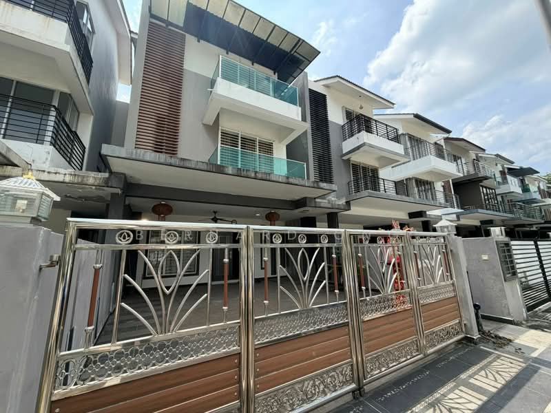 3-storey Terraced House for Sale in Bandar Country Homes (Rawang) - Bernard Ong - Exterior - PropertyGuru.com.my