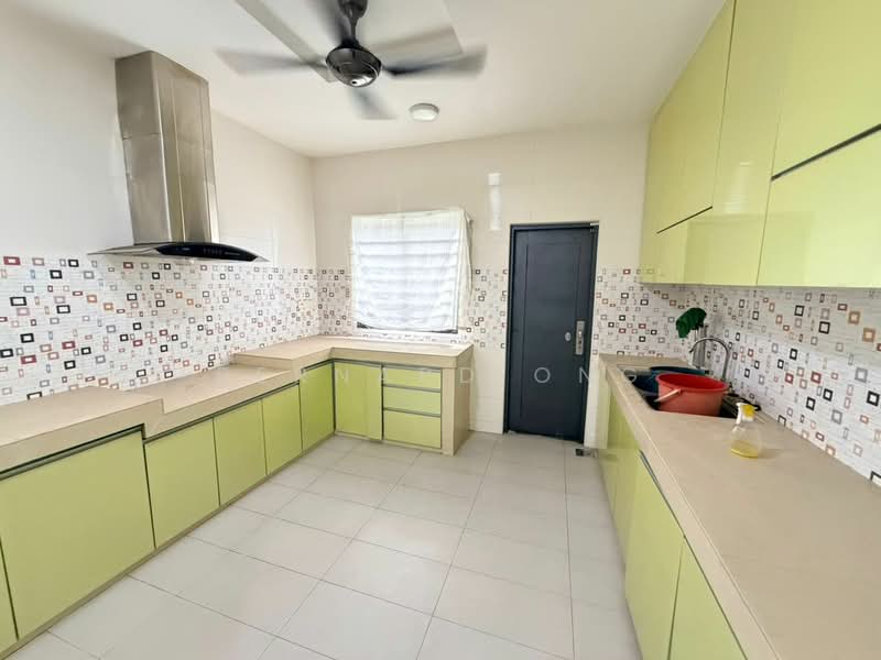 3-storey Terraced House for Sale in Bandar Country Homes (Rawang) - Bernard Ong - Kitchen - PropertyGuru.com.my