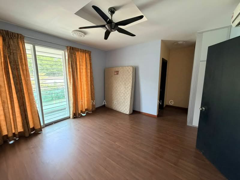 3-storey Terraced House for Sale in Bandar Country Homes (Rawang) - Bernard Ong - Bedroom - PropertyGuru.com.my
