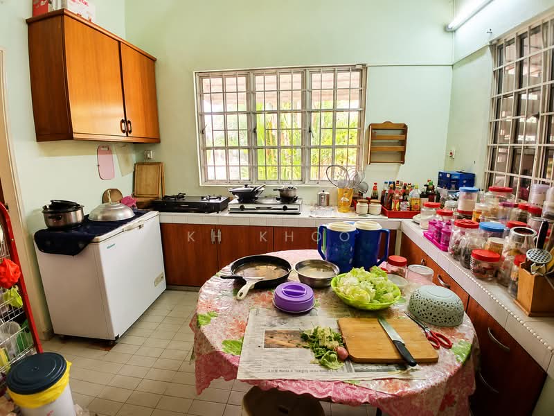 Bungalow for Sale in Usj 2 (Subang Jaya) - KH Khoo - Kitchen - PropertyGuru.com.my