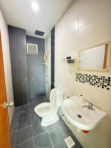 Apartment for Rent at Zennith Suites (Pangsapuri Kebun Teh) - Mandy Goh Siew Li - Bathroom - PropertyGuru.com.my