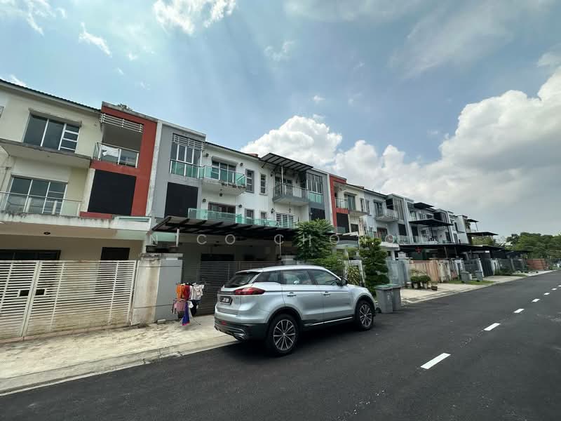 Rumah Teres 2.5 Tingkat untuk Dijual di Bandar Seri Alam (Masai) - Nico Chong - Exterior - PropertyGuru.com.my